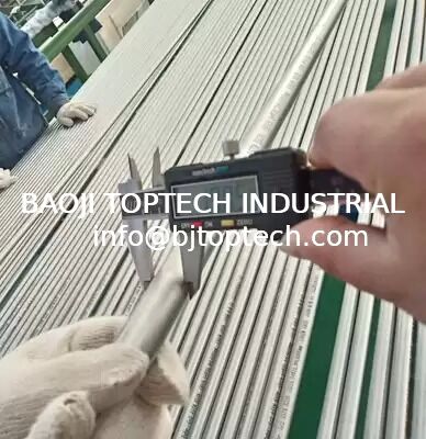 أنابيب من التيتانيوم بلا خيوط المزود